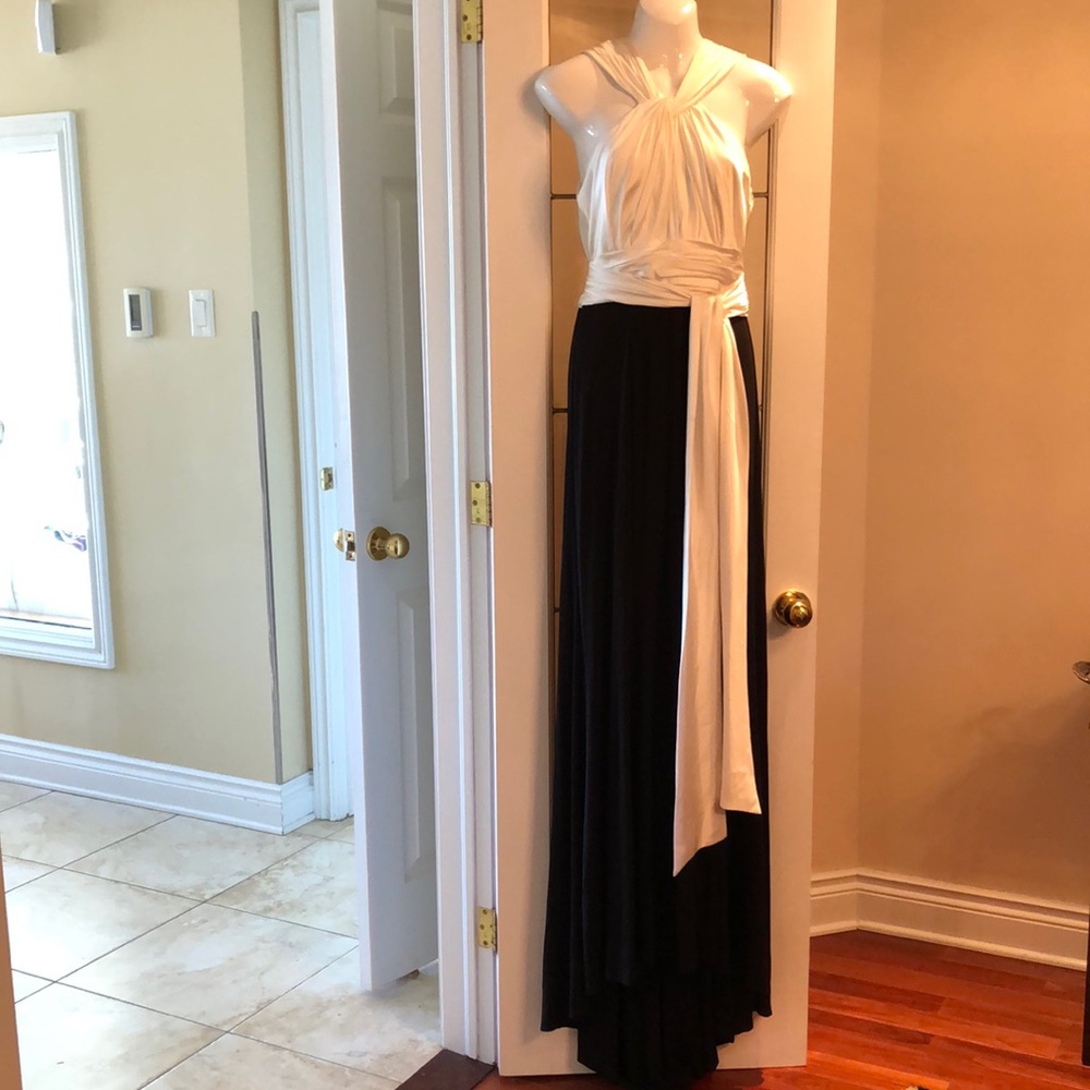 Sexy and Elegant Vera Wang Black and White Gown, Sz 6-Perfect for the Holidays!